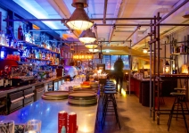 Gastronomie im Erdgeschoss (Foto: Sevim Doru)